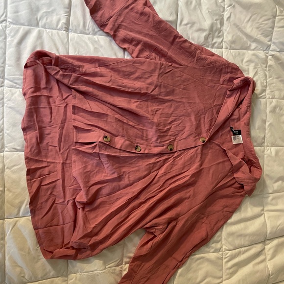 H&M Size 2 Pink Silky Button Down - Picture 1 of 2